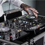 Unsplash - DJ